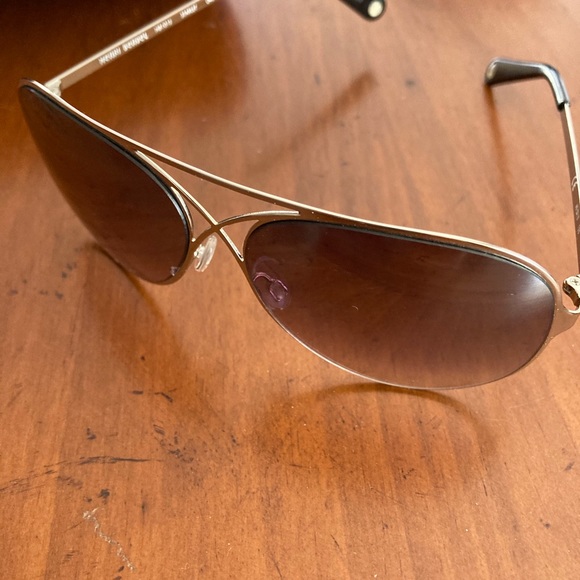 Henri Bendel Sunglasses - Picture 2 of 14